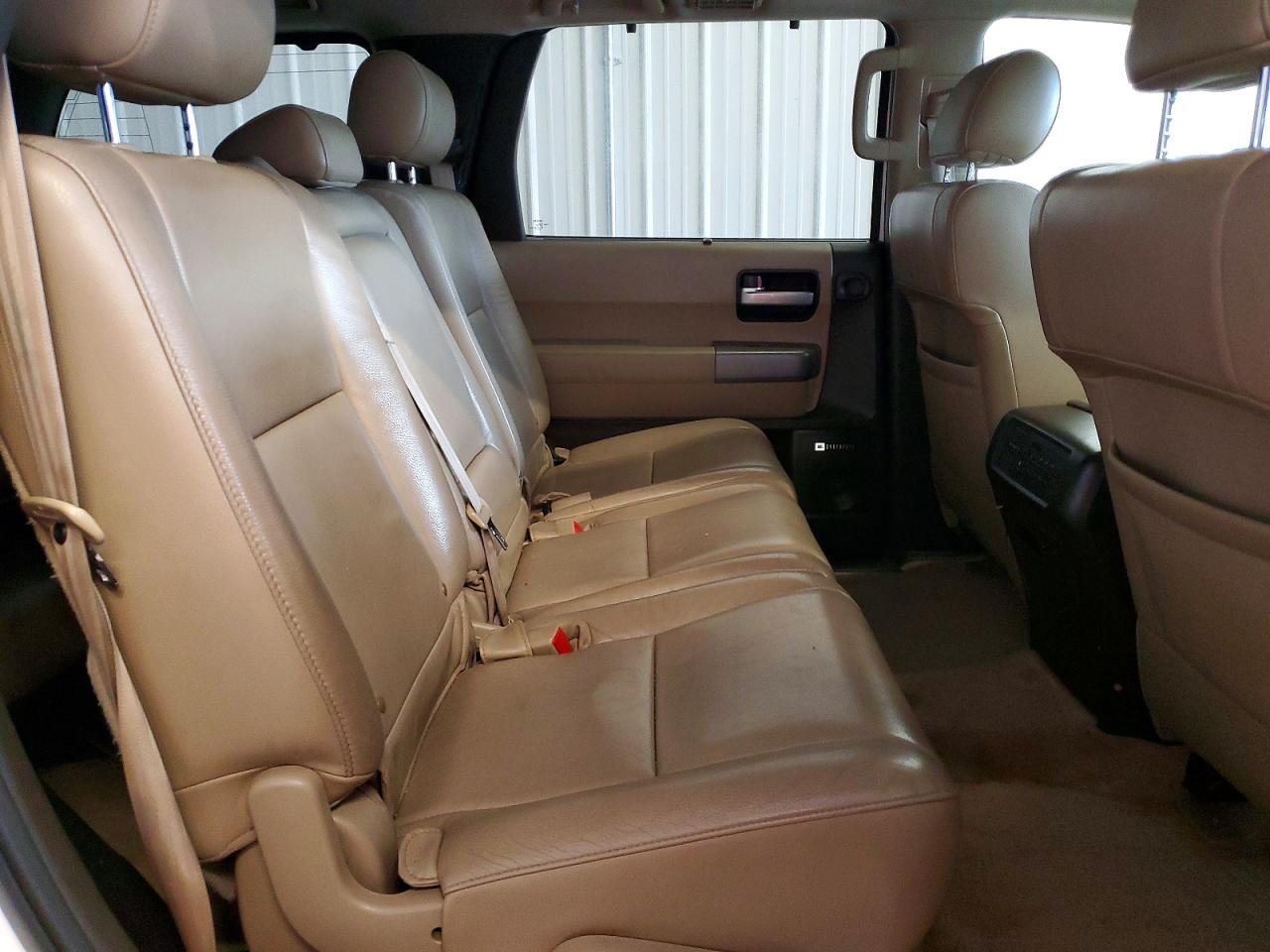 2011 TOYOTA Sequoia