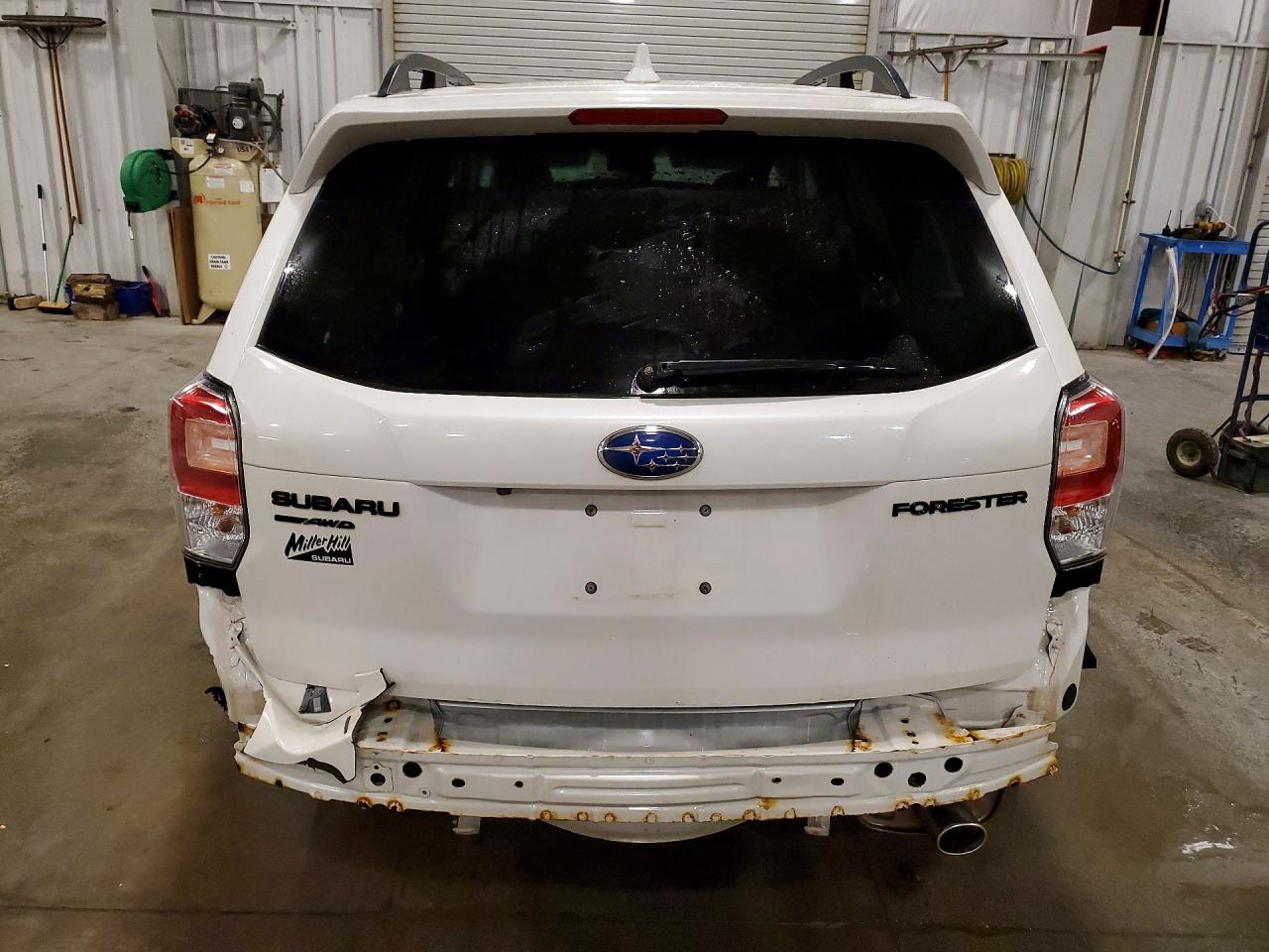 2018 SUBARU FORESTER