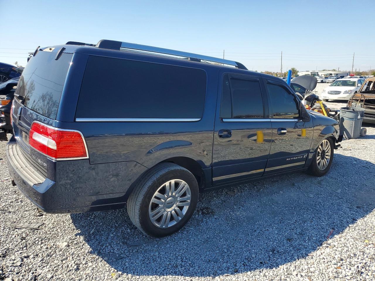 2013 LINCOLN Navigator