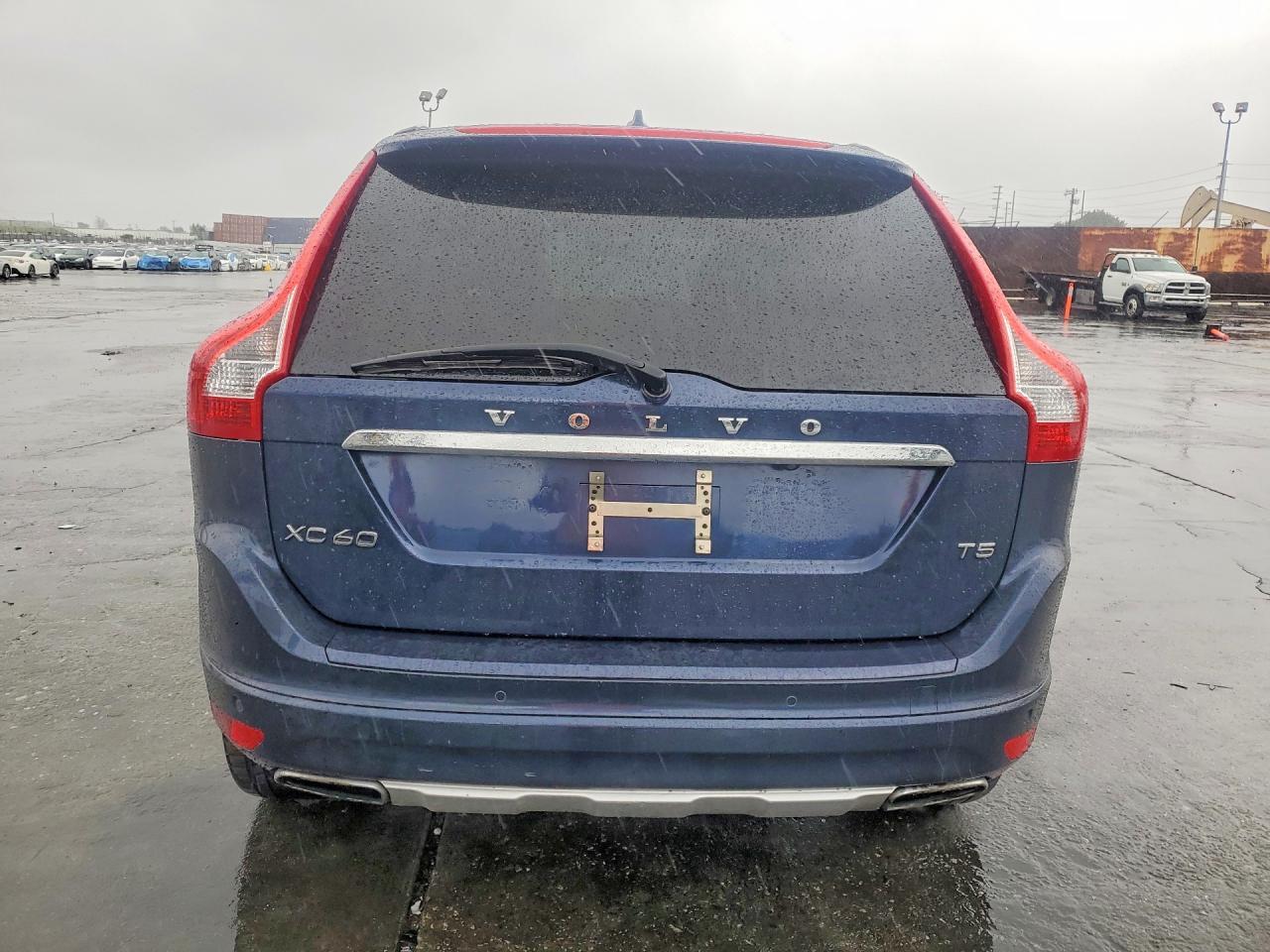 2015 VOLVO XC60