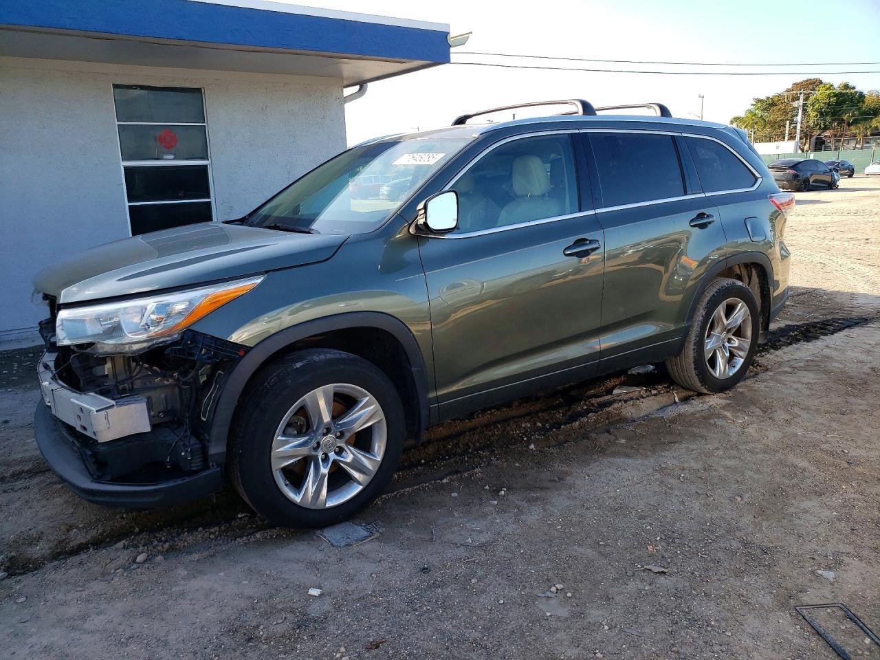 2014 TOYOTA HIGHLANDER
