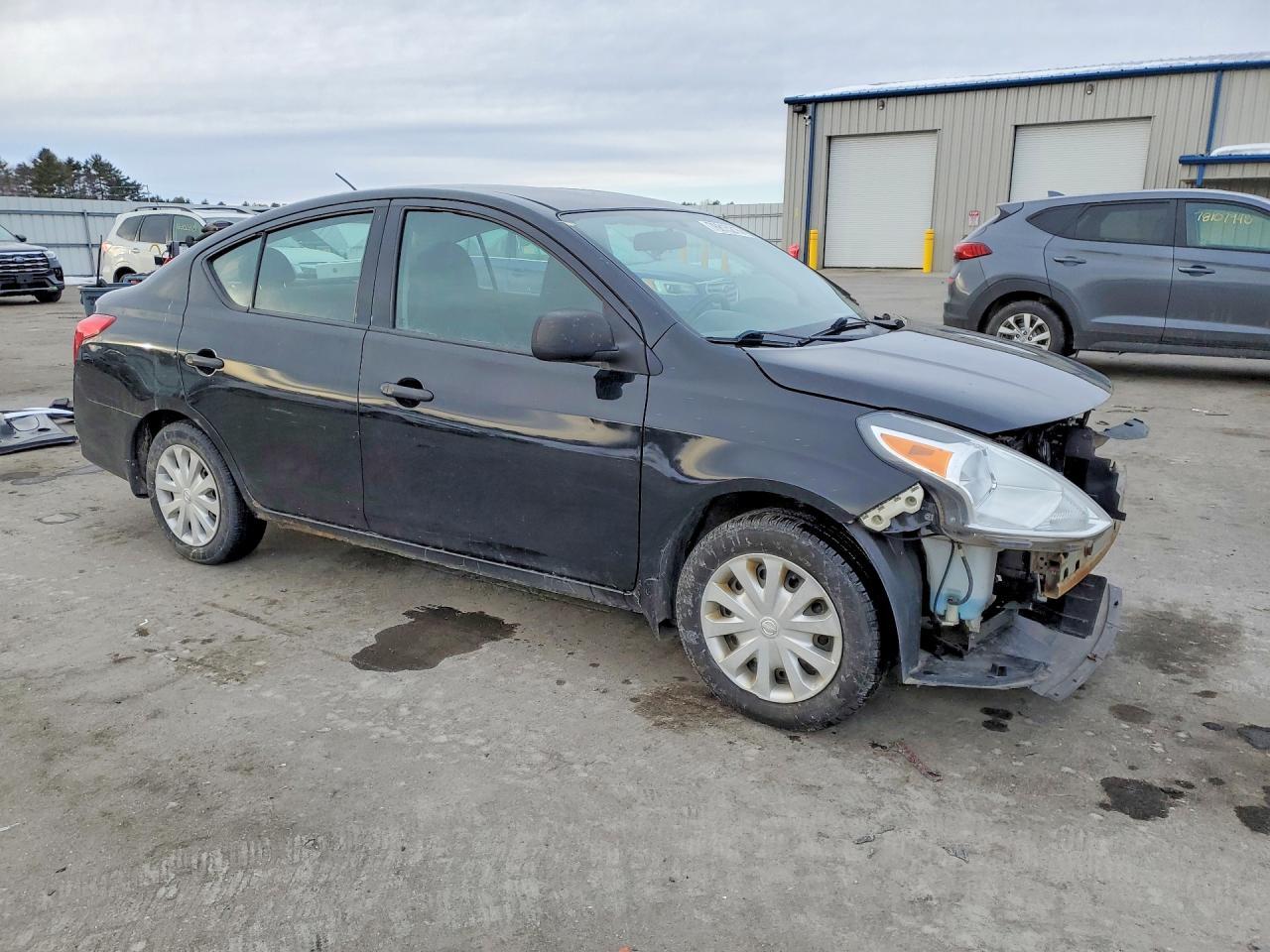 2015 NISSAN VERSA