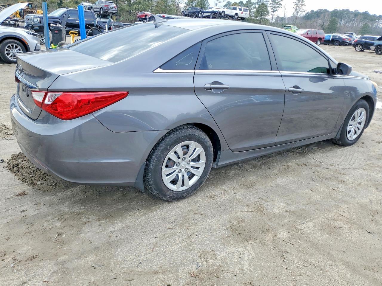 2011 HYUNDAI SONATA