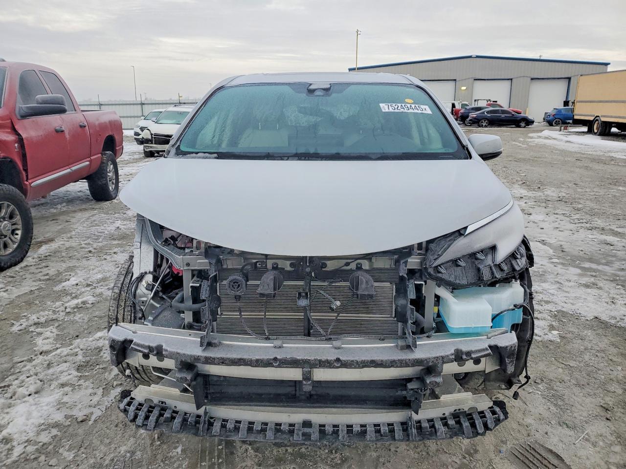 2025 TOYOTA SIENNA