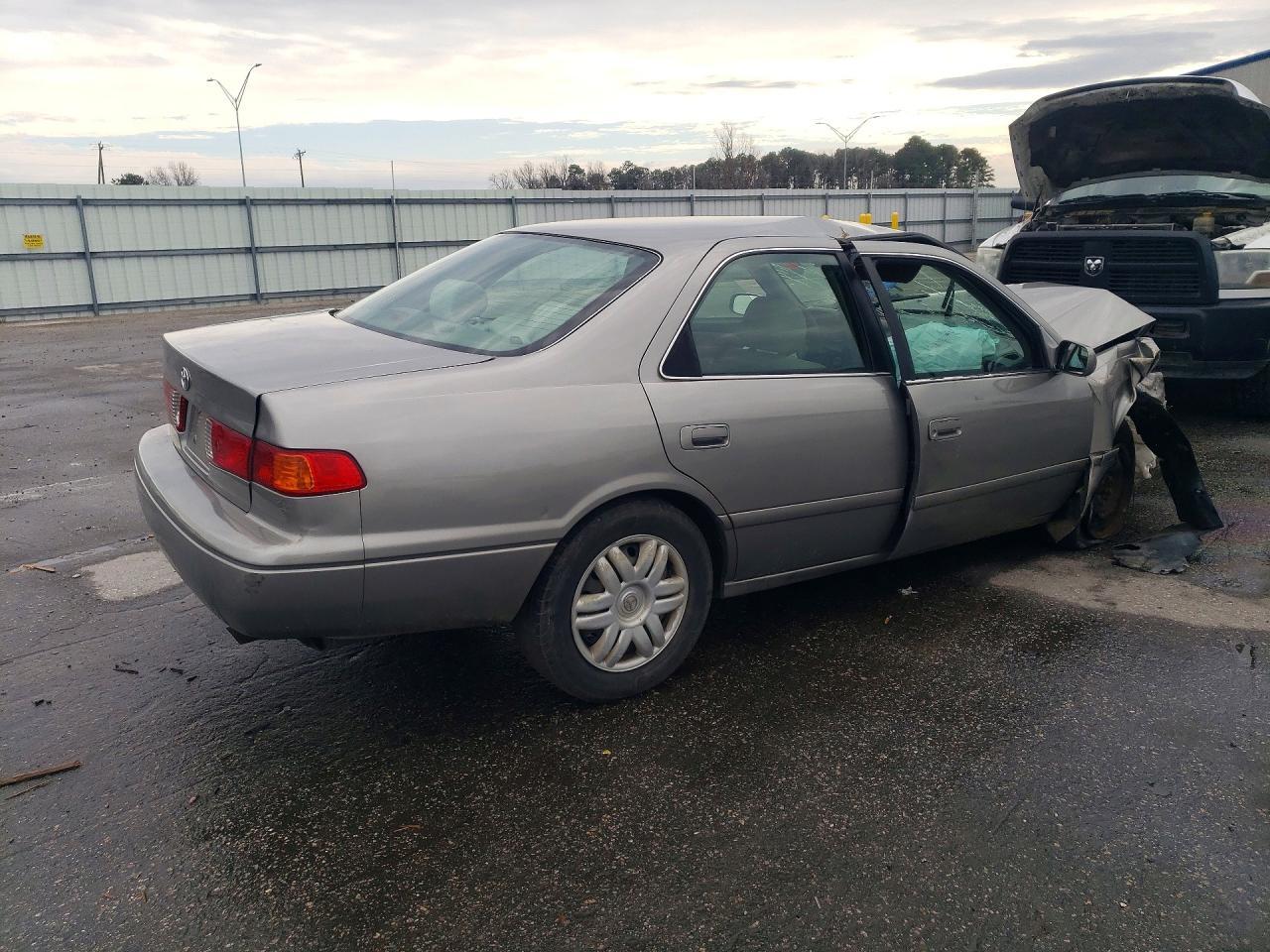 2000 TOYOTA CAMRY