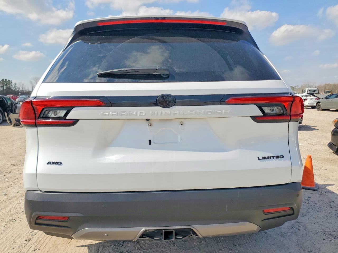 2024 TOYOTA HIGHLANDER
