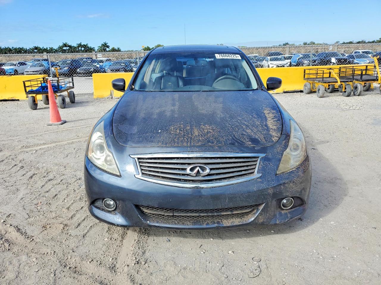 2011 INFINITI G37