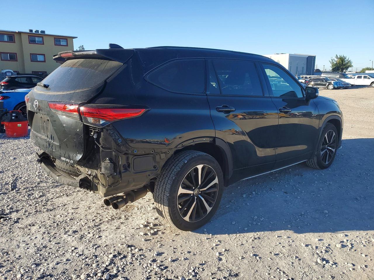 2021 TOYOTA HIGHLANDER