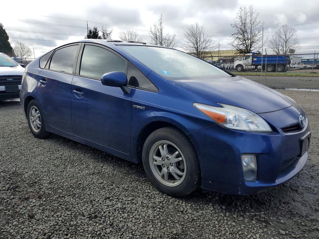 2011 TOYOTA PRIUS