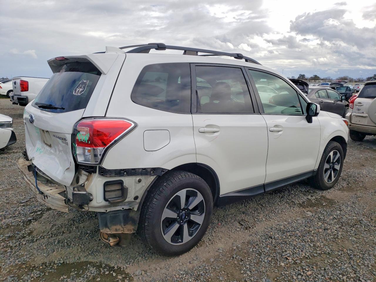 2017 SUBARU FORESTER