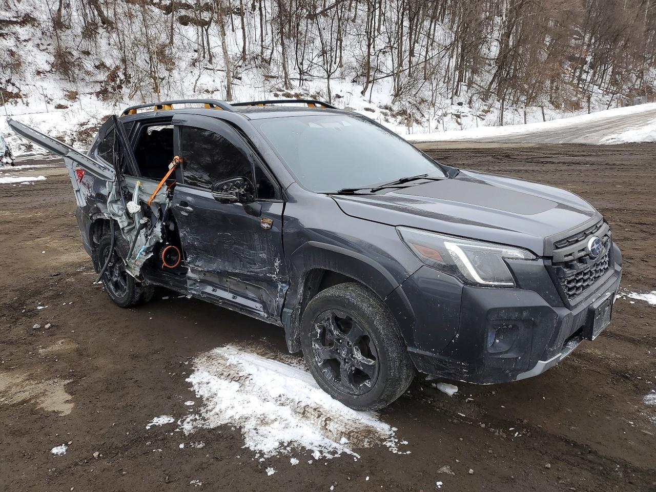 2022 SUBARU FORESTER