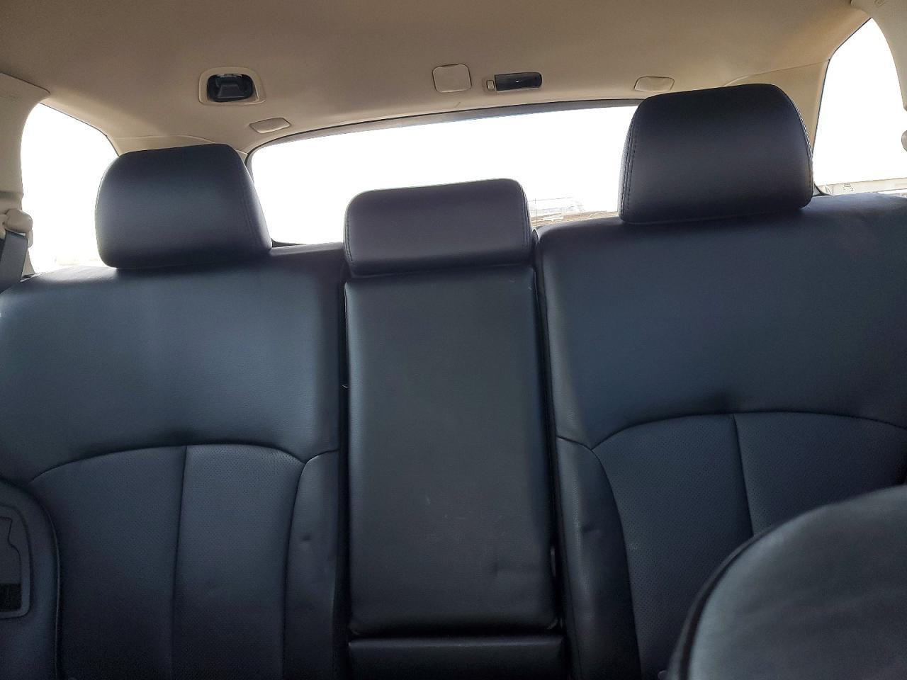 2013 SUBARU Outback