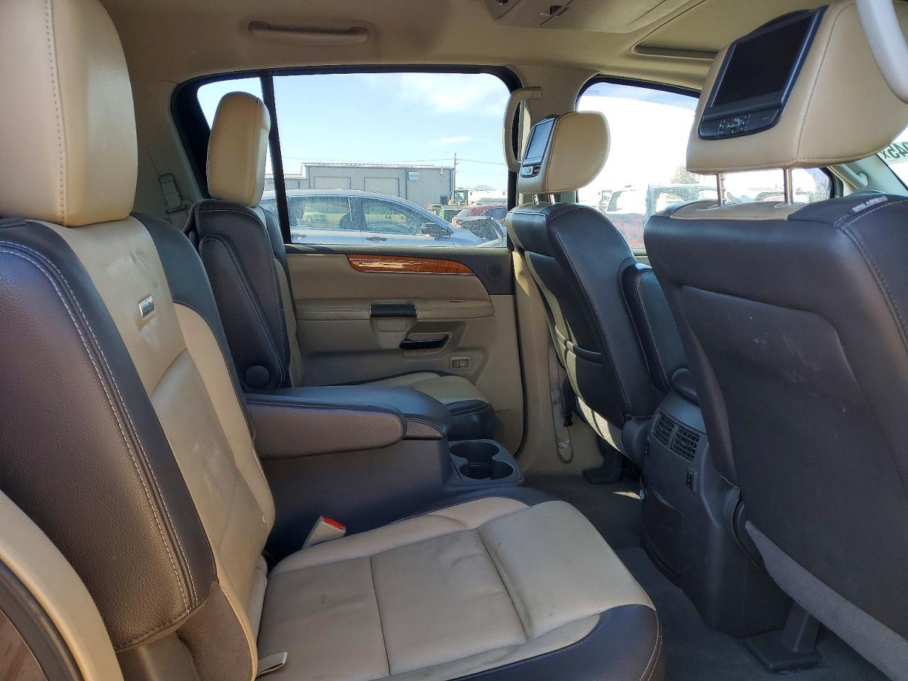 2014 NISSAN Armada