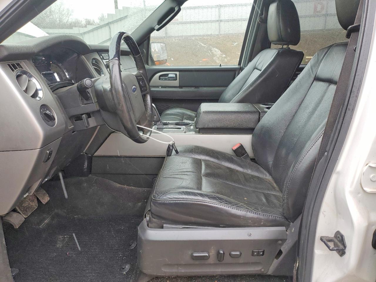 2013 FORD Expedition