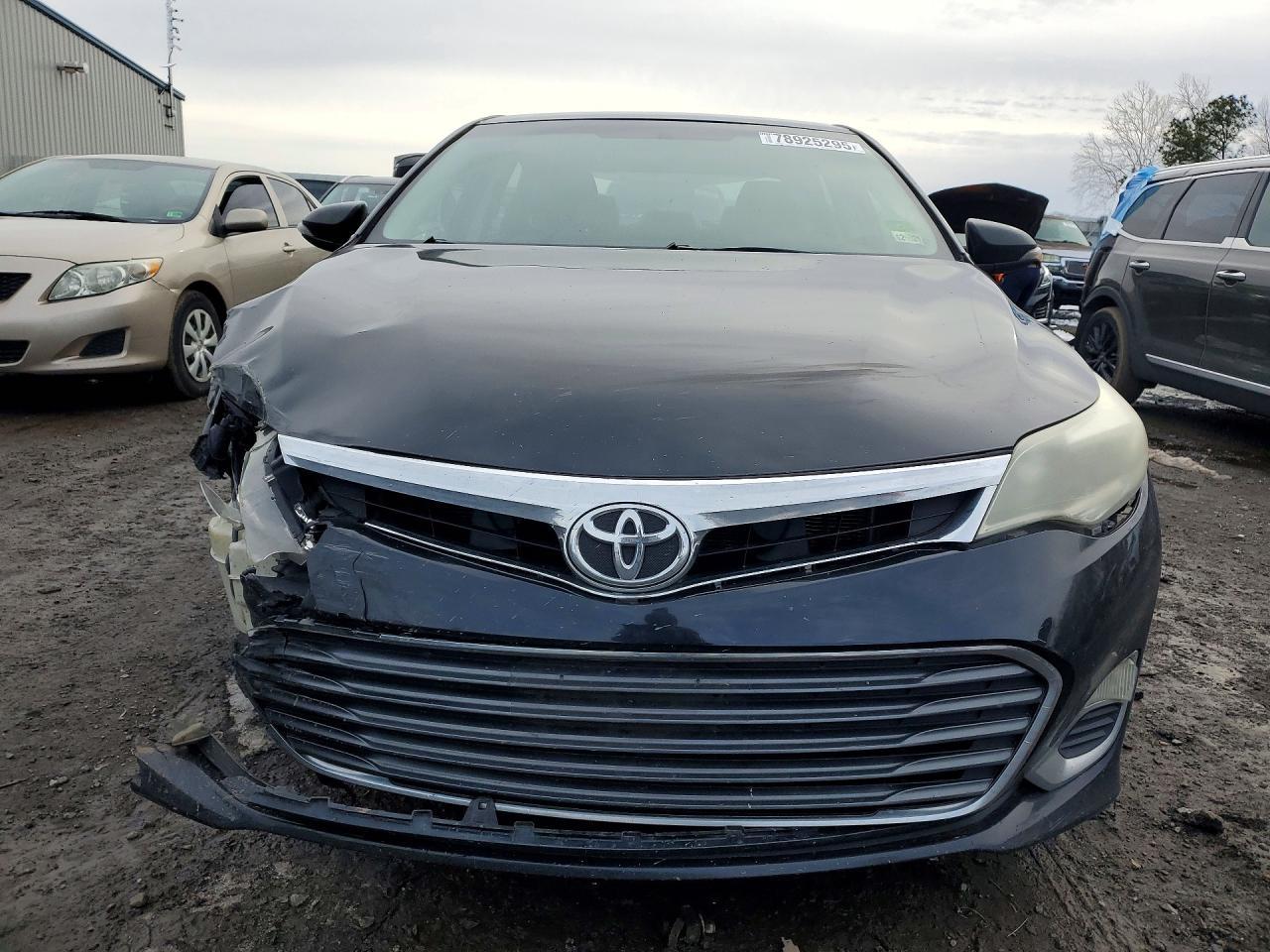 2013 TOYOTA Avalon