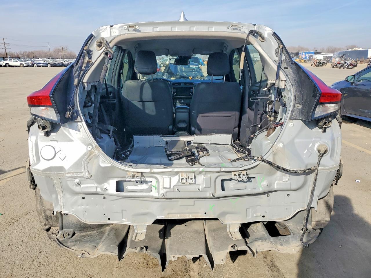 2021 NISSAN LEAF
