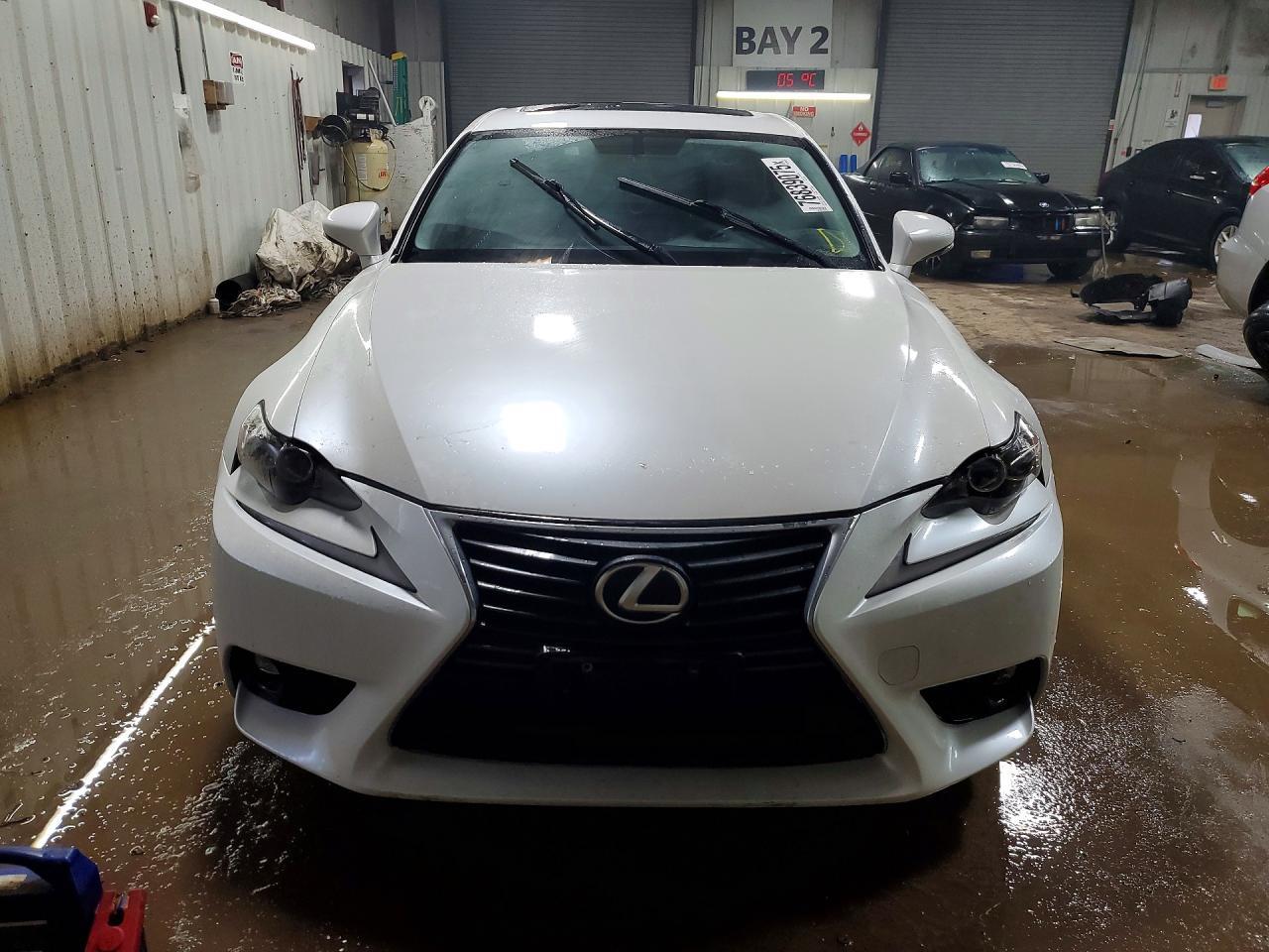 2016 LEXUS IS 300