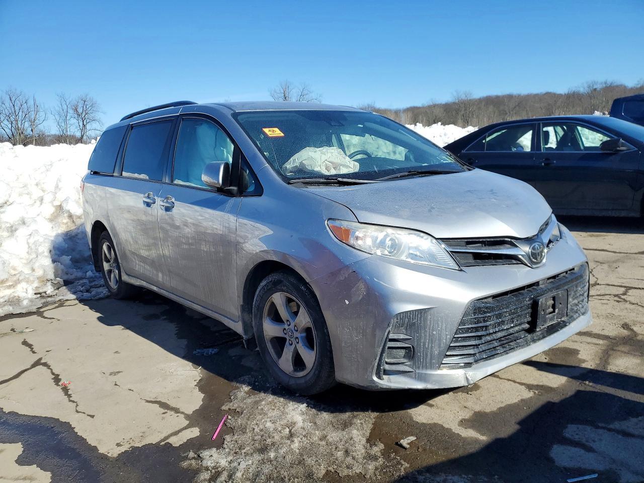 2018 TOYOTA SIENNA