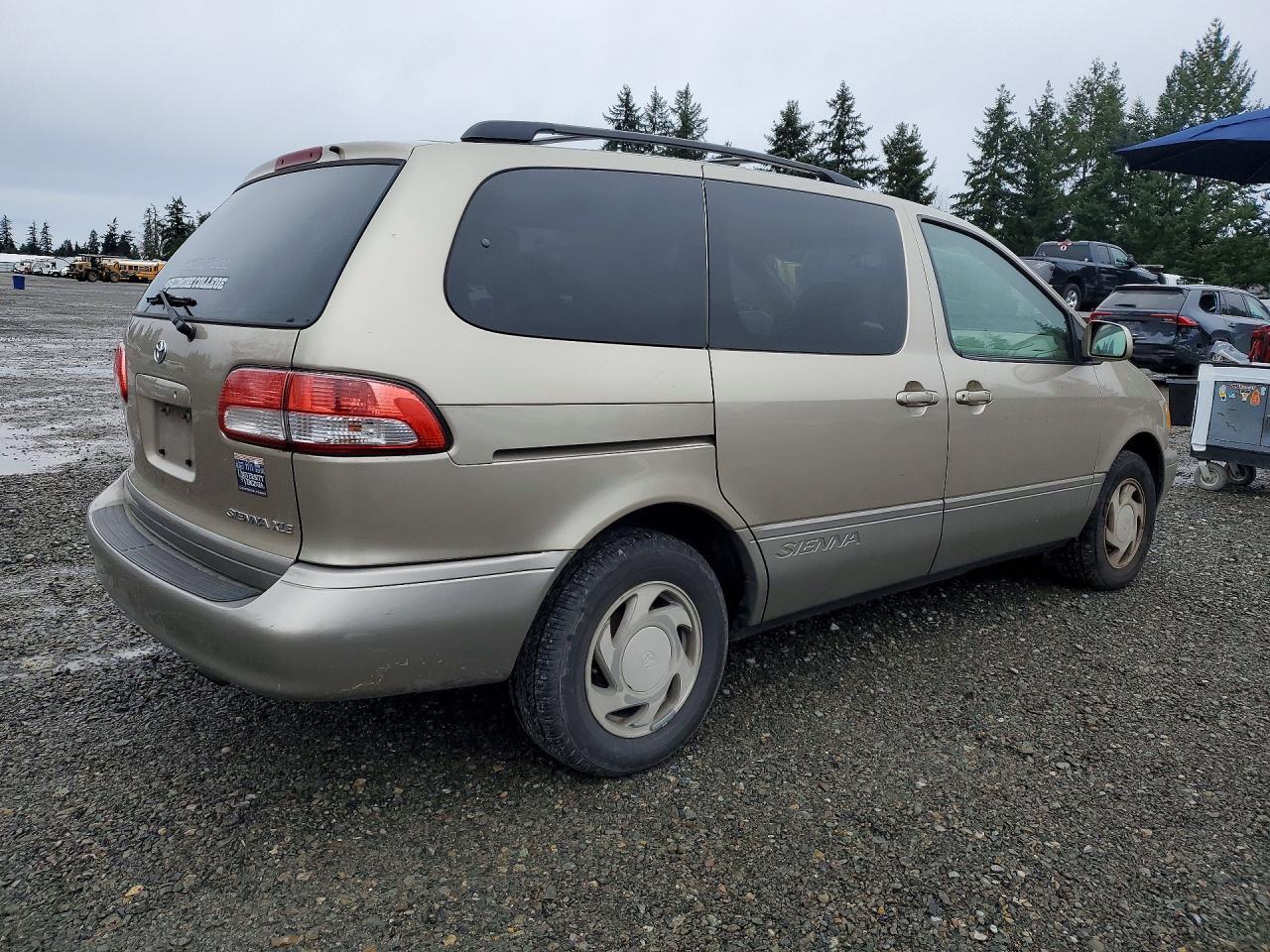 2002 TOYOTA SIENNA