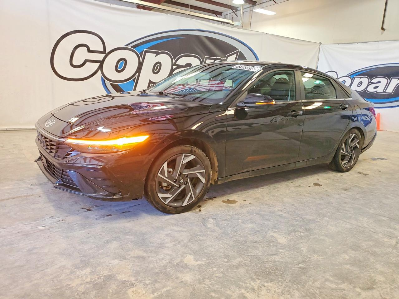2024 HYUNDAI ELANTRA