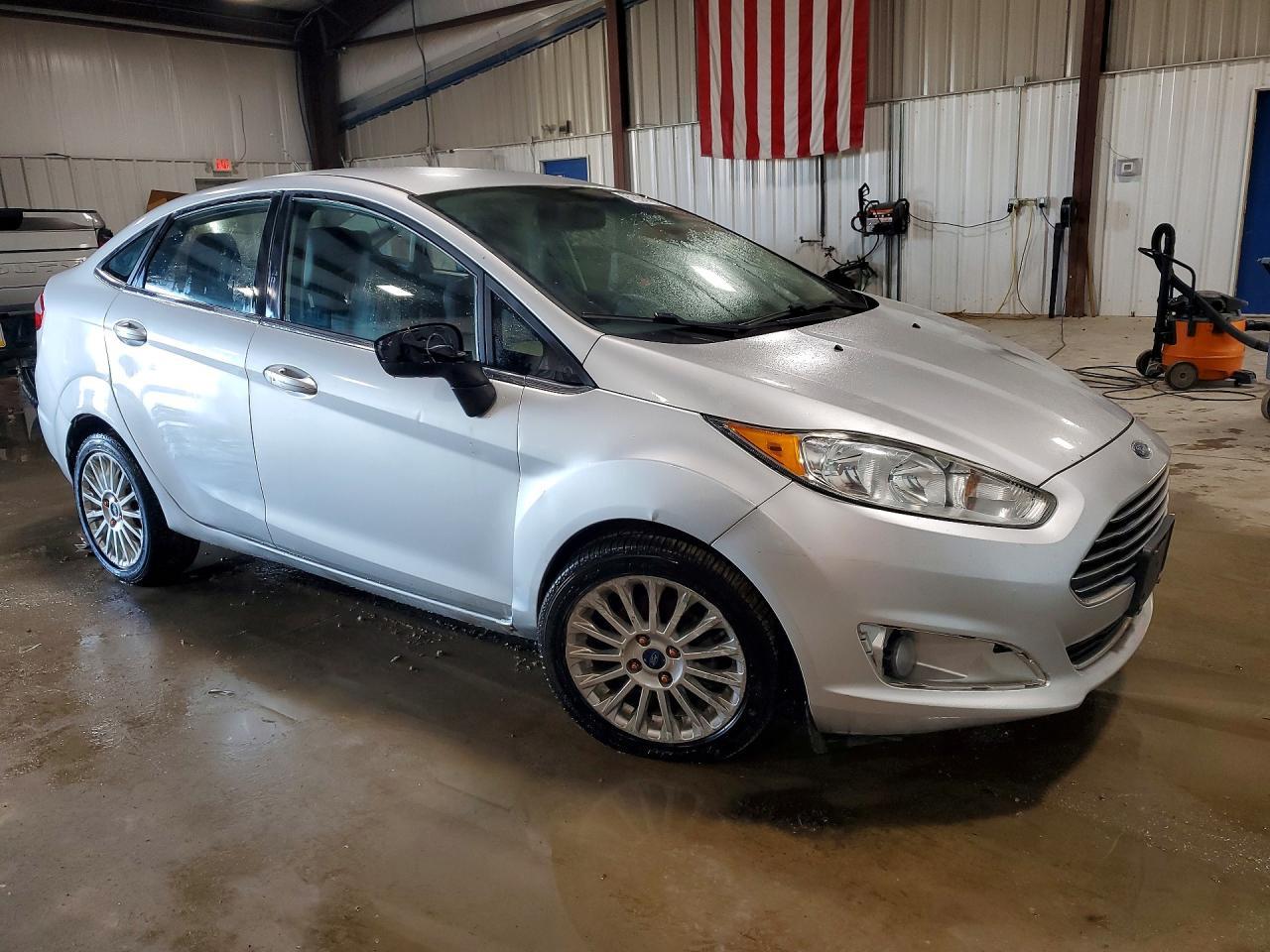 2015 FORD Fiesta