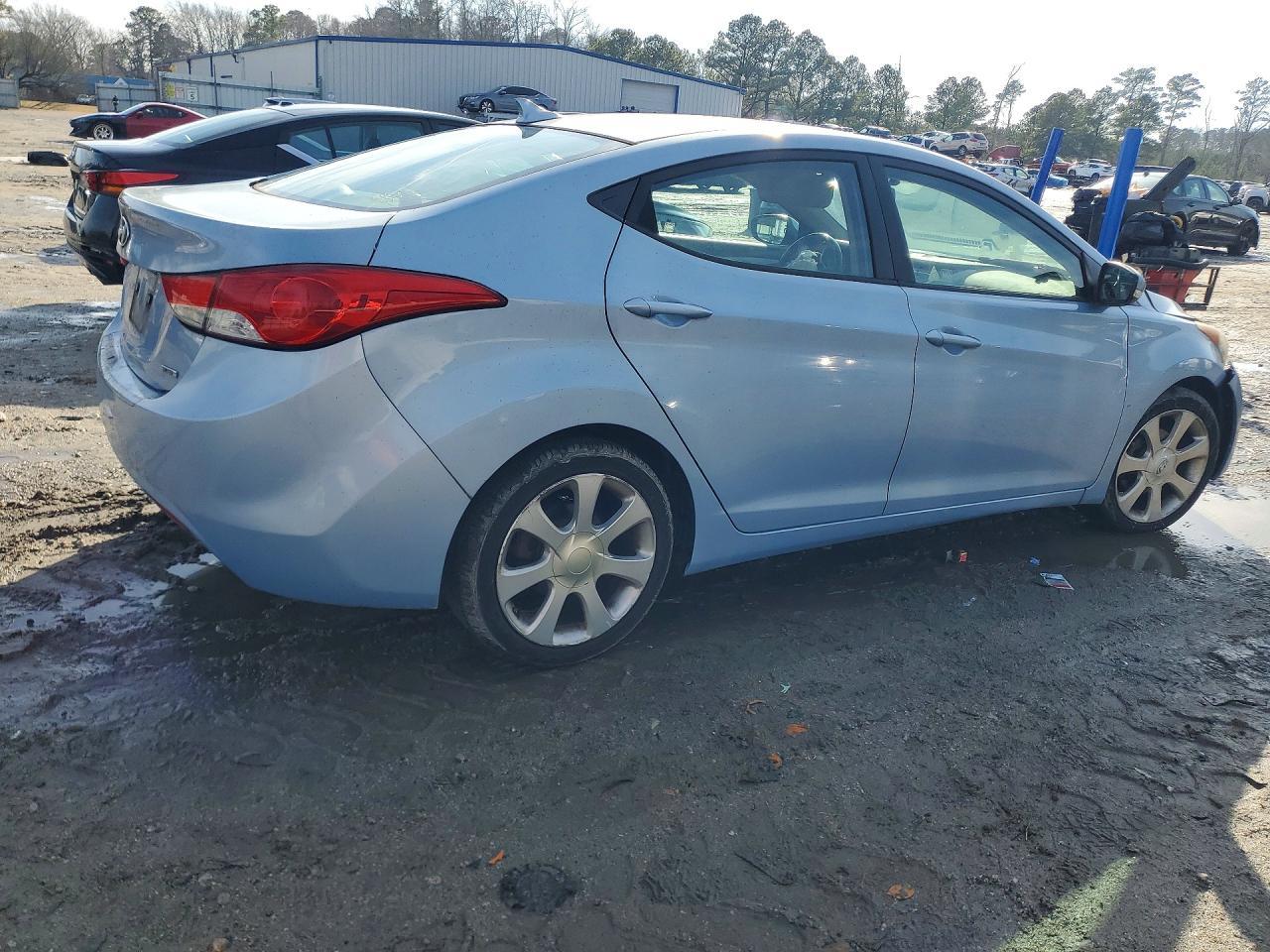 2011 HYUNDAI ELANTRA
