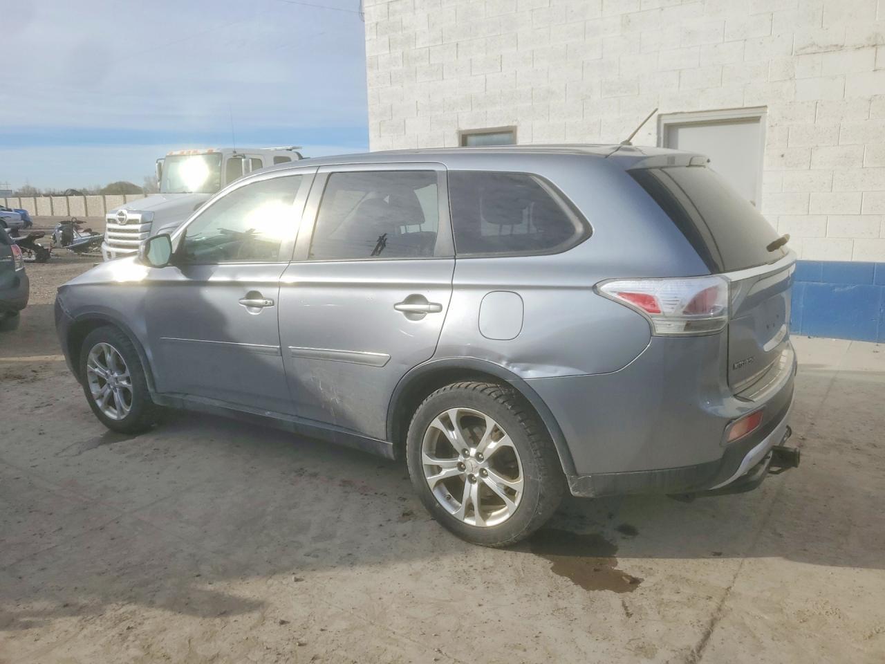 2015 MITSUBISHI outlander