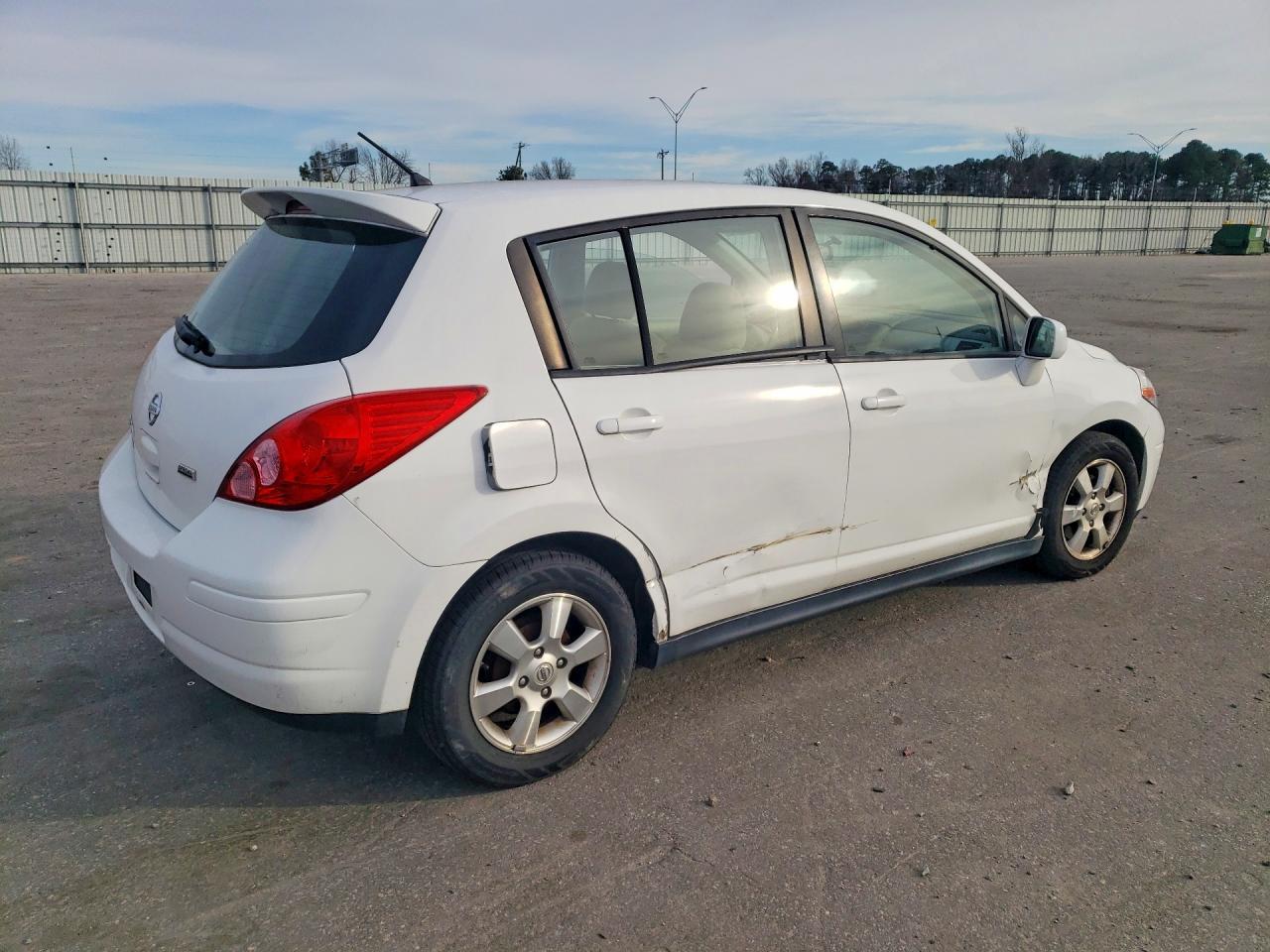 2012 NISSAN VERSA