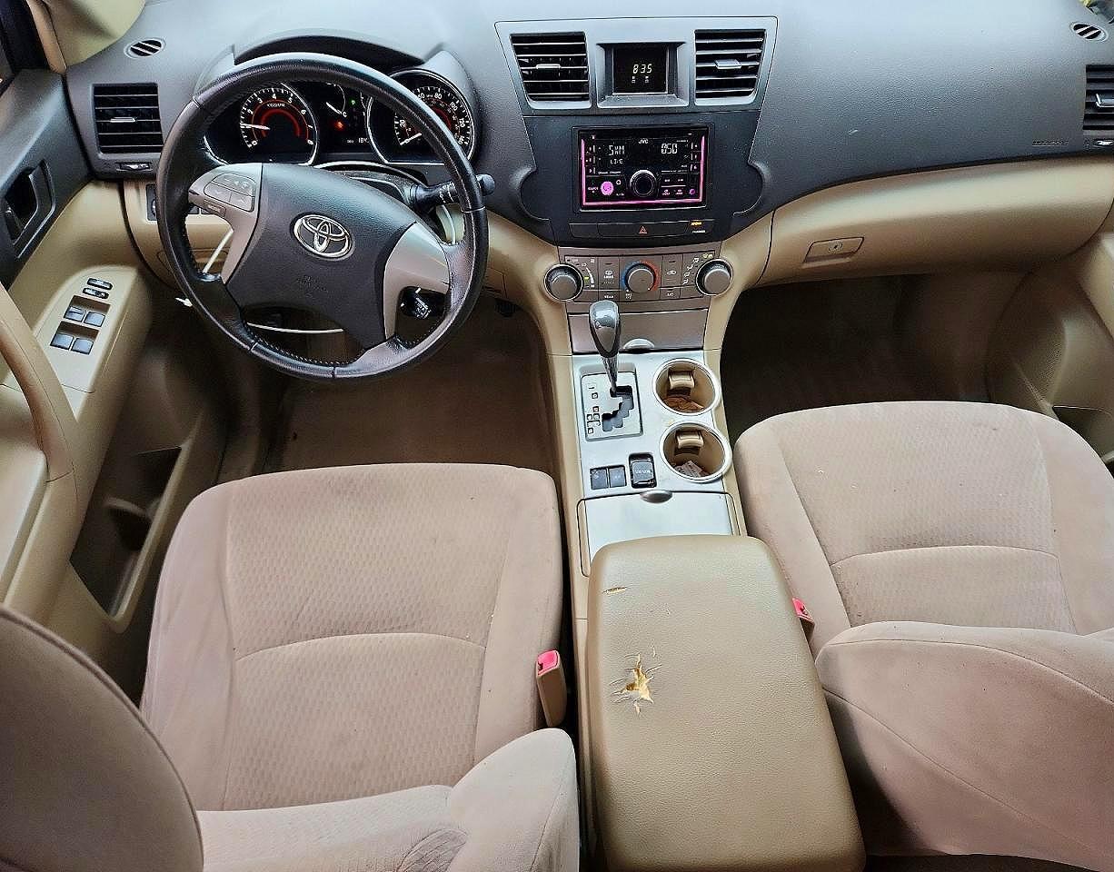 2010 TOYOTA HIGHLANDER