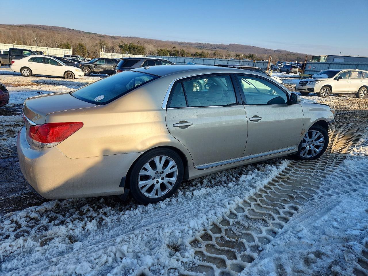 2011 TOYOTA Avalon