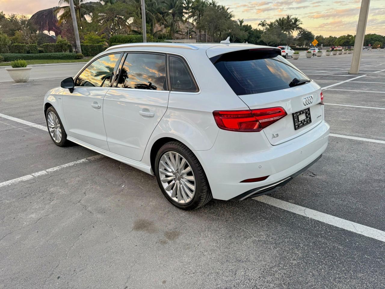 2018 AUDI A3 e-tron