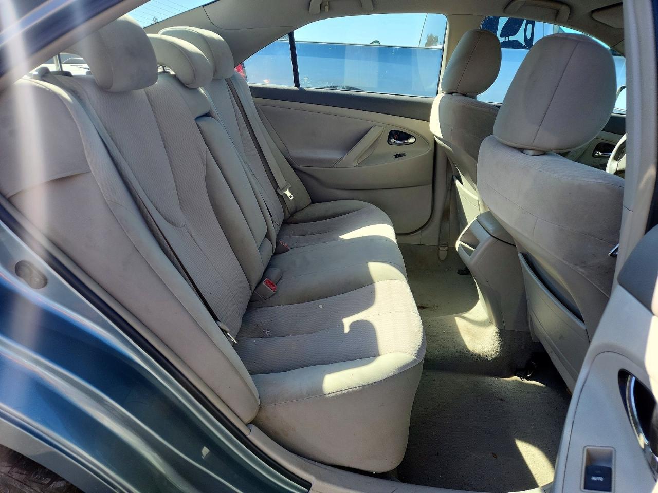 2011 TOYOTA CAMRY