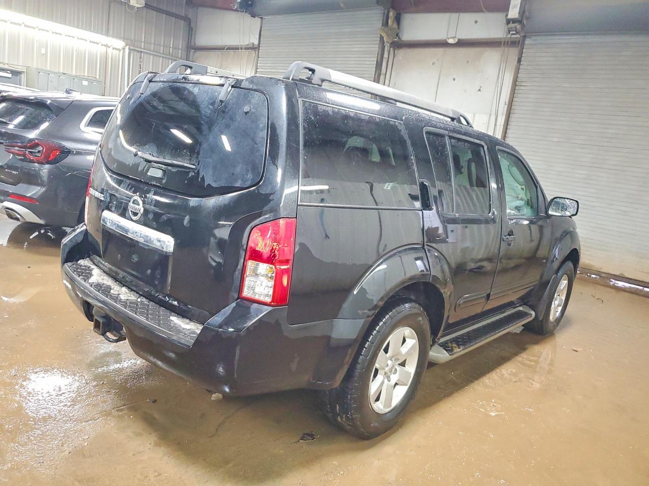 2011 NISSAN PATHFINDER