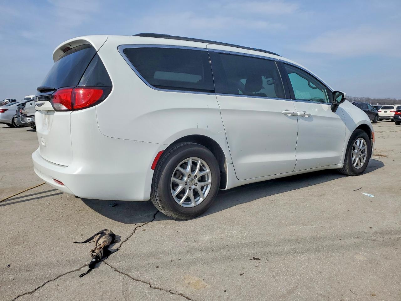2020 CHRYSLER Voyager
