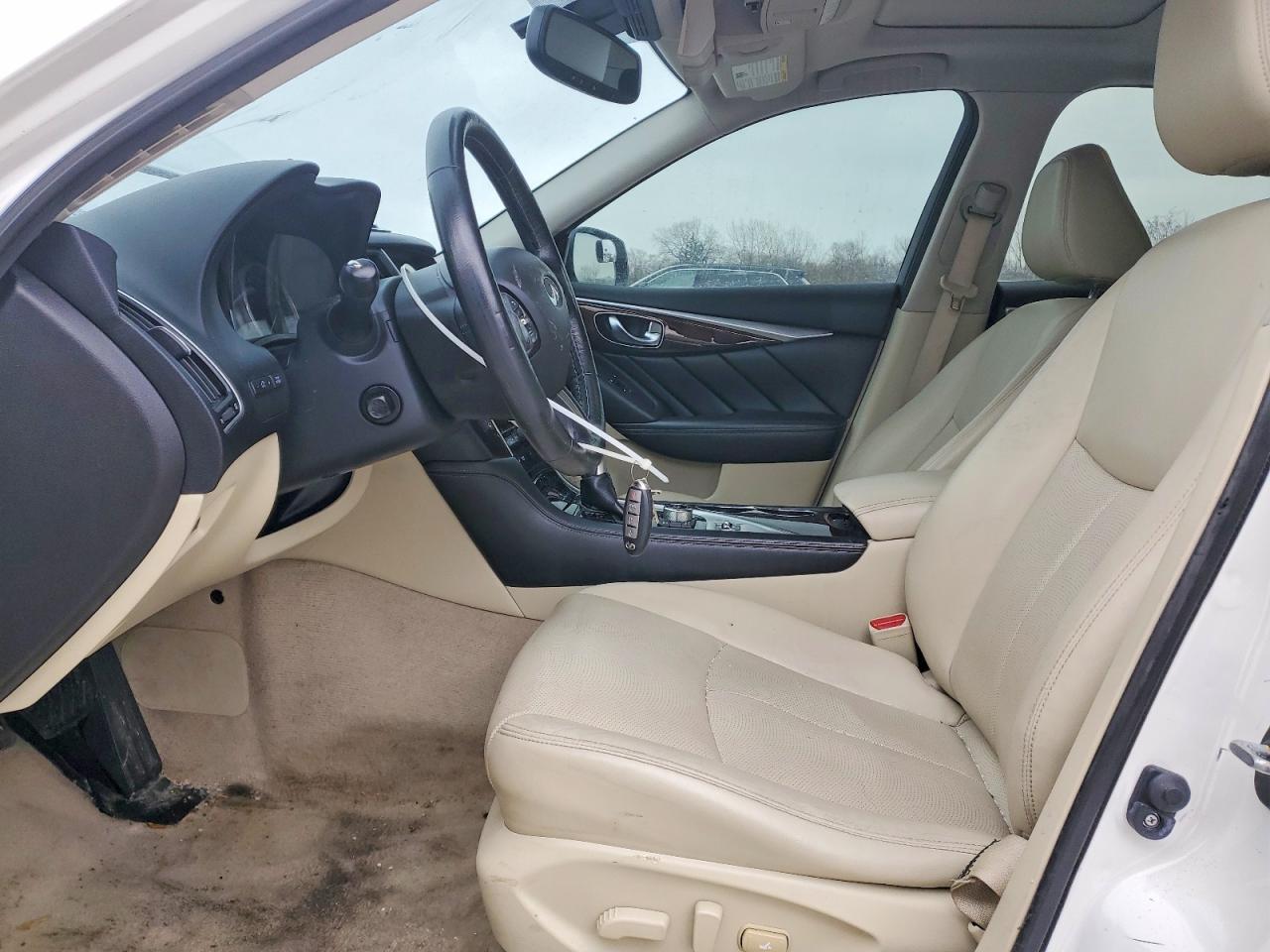 2015 INFINITI Q50