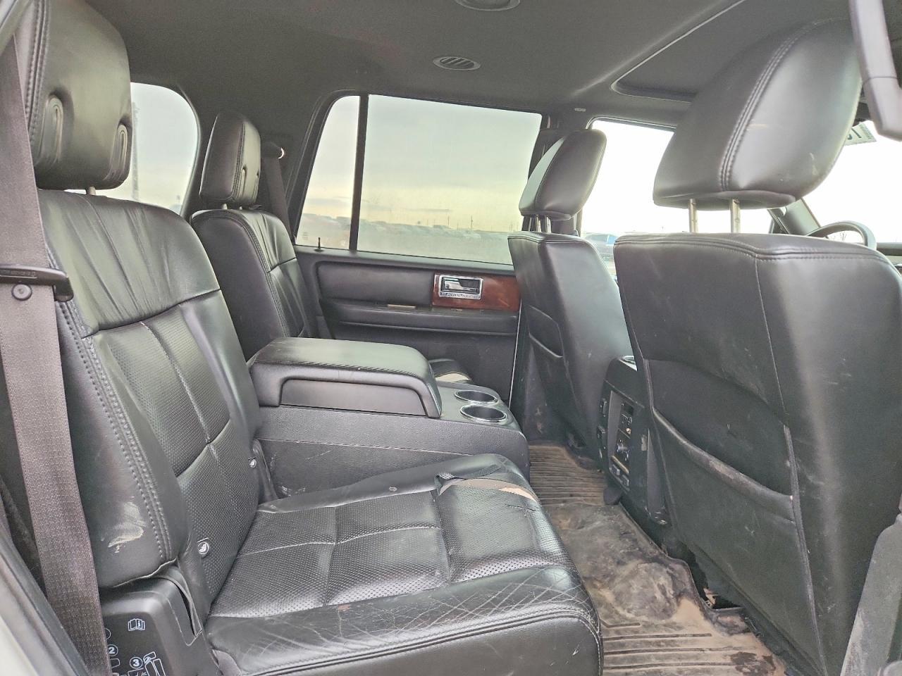 2011 LINCOLN Navigator