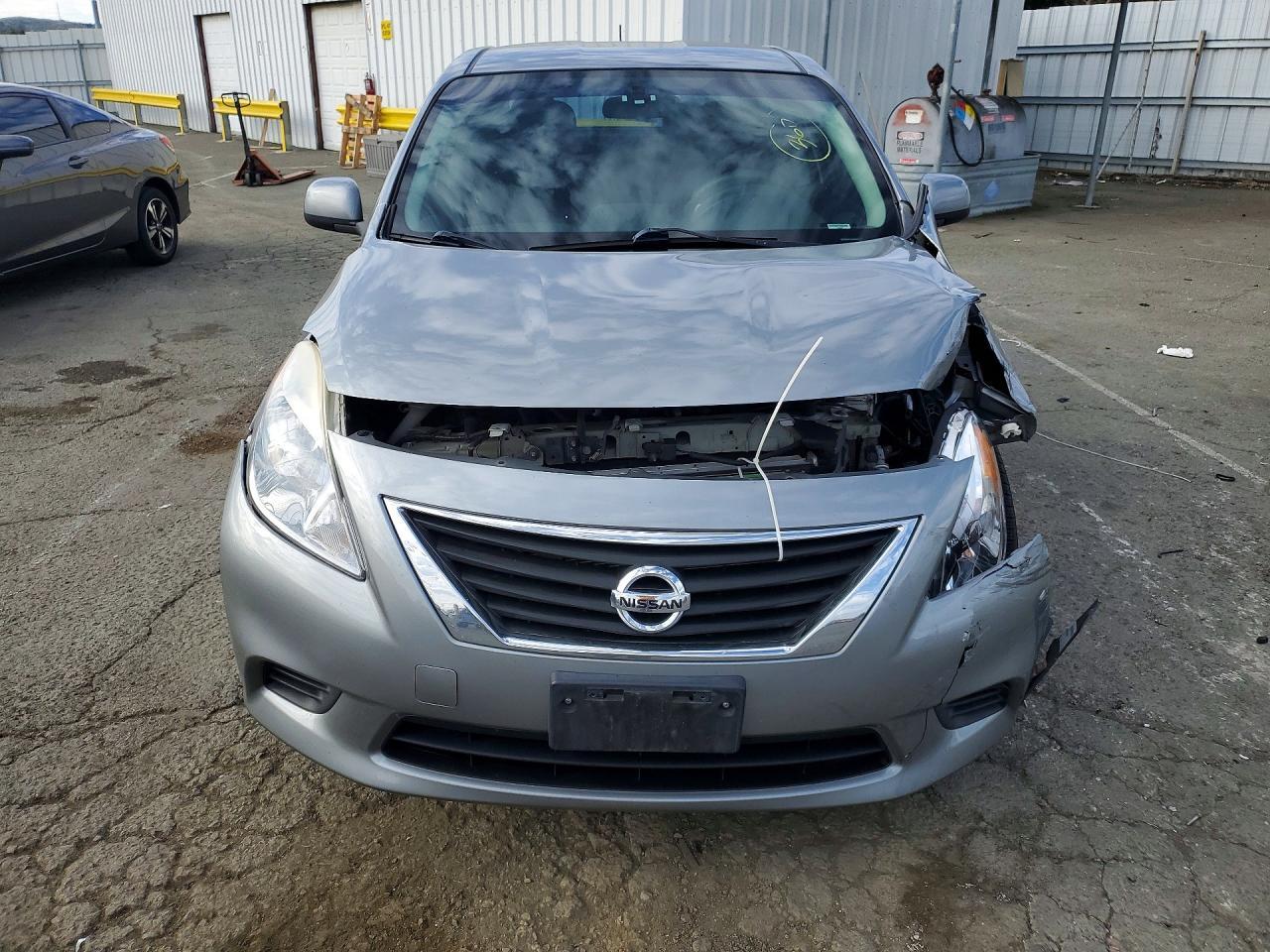 2013 NISSAN VERSA