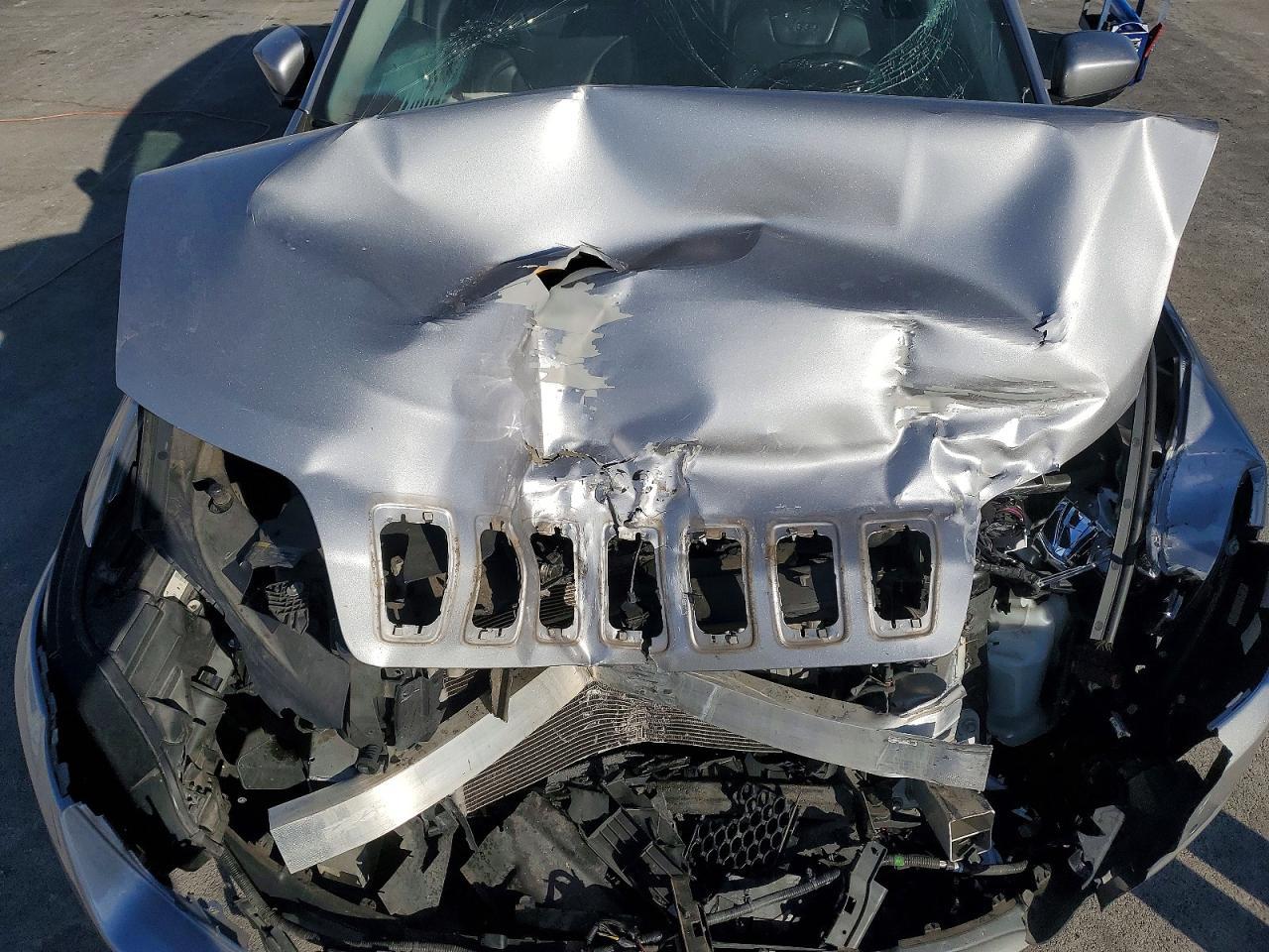 2019 JEEP CHEROKEE