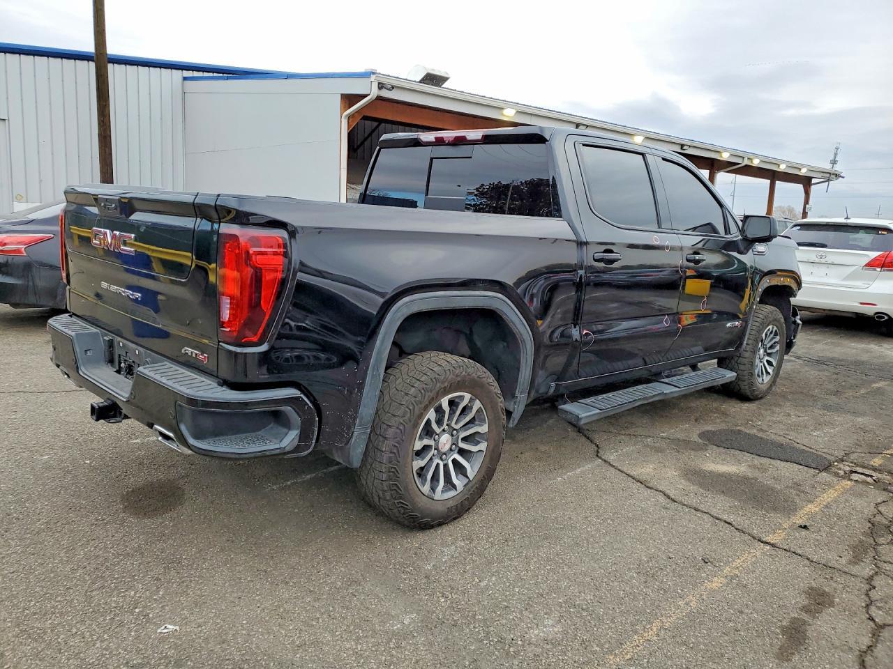 2023 GMC Sierra