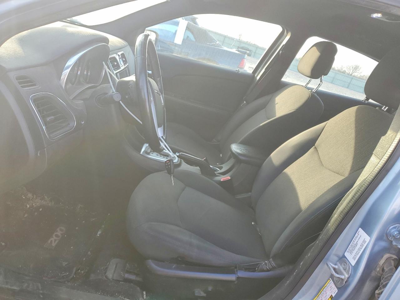 2012 CHRYSLER 200