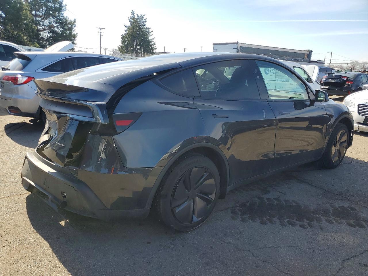 2026 TESLA MODEL Y