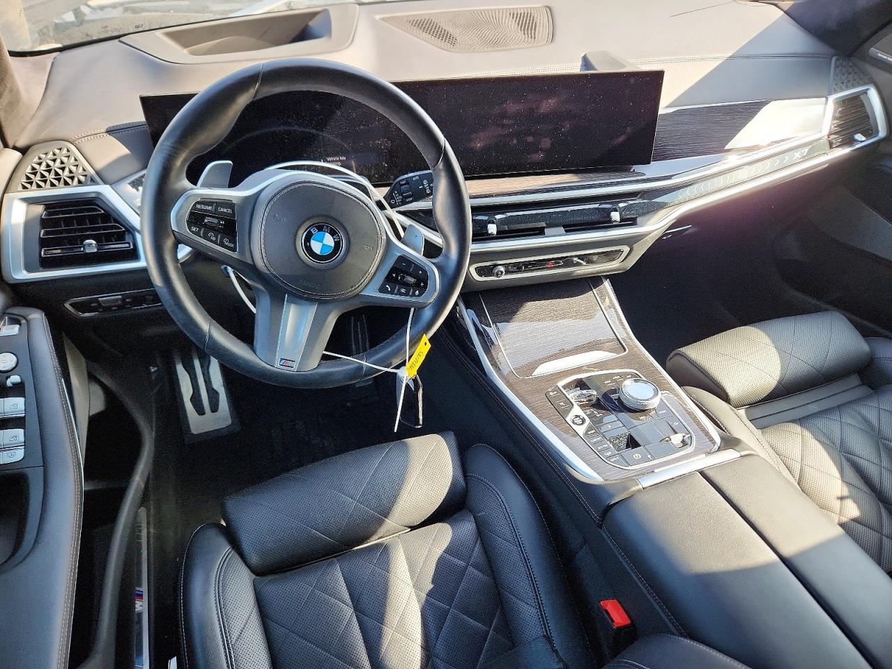 2023 BMW X7