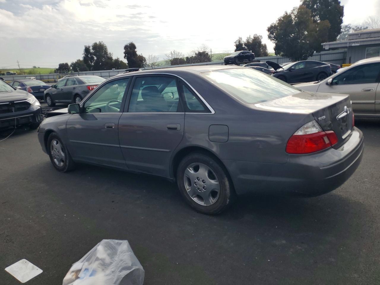 2003 TOYOTA Avalon