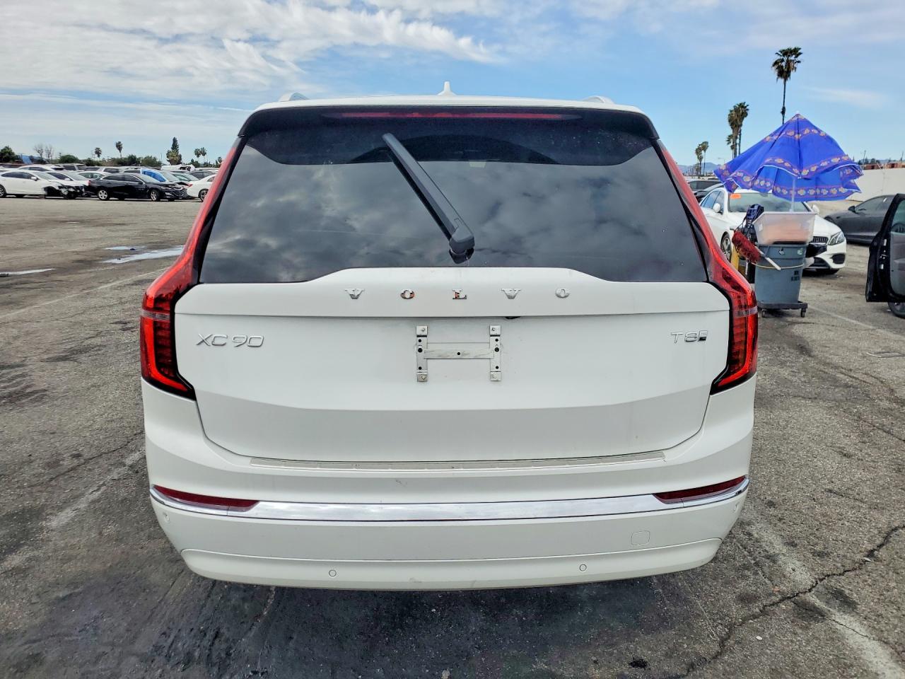 2025 VOLVO XC90