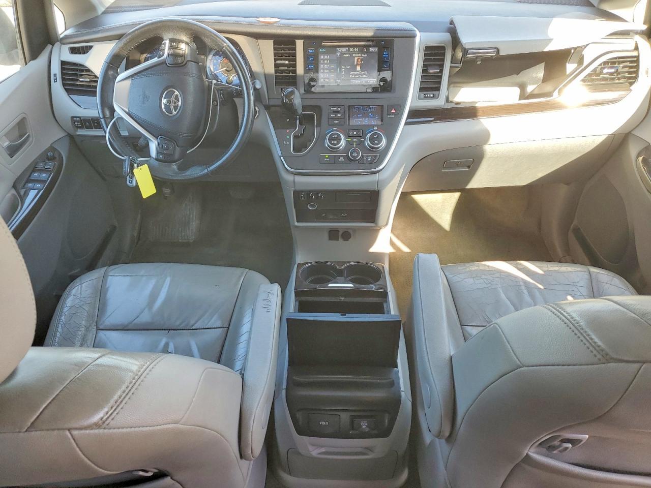 2015 TOYOTA SIENNA