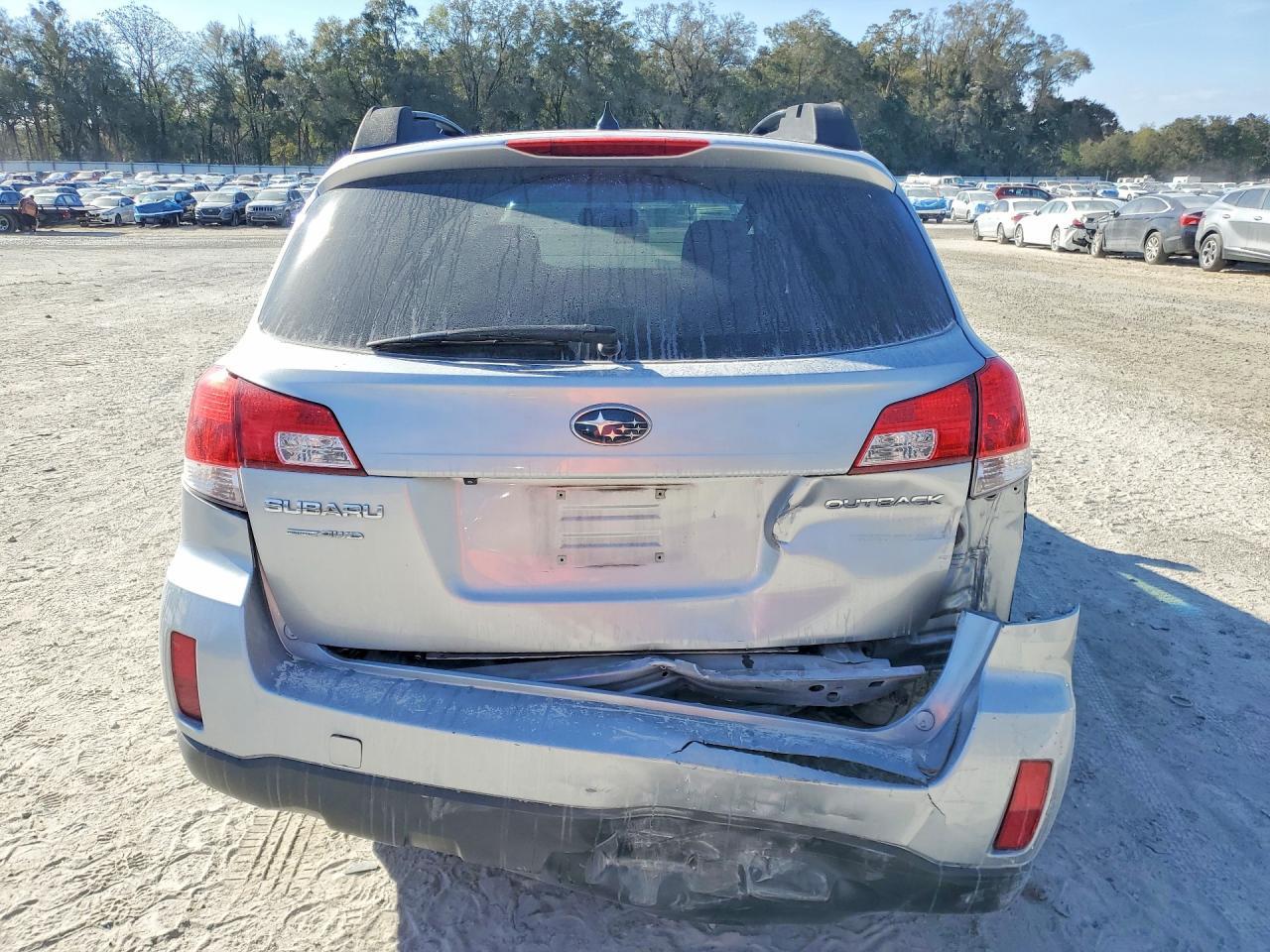 2013 SUBARU Outback