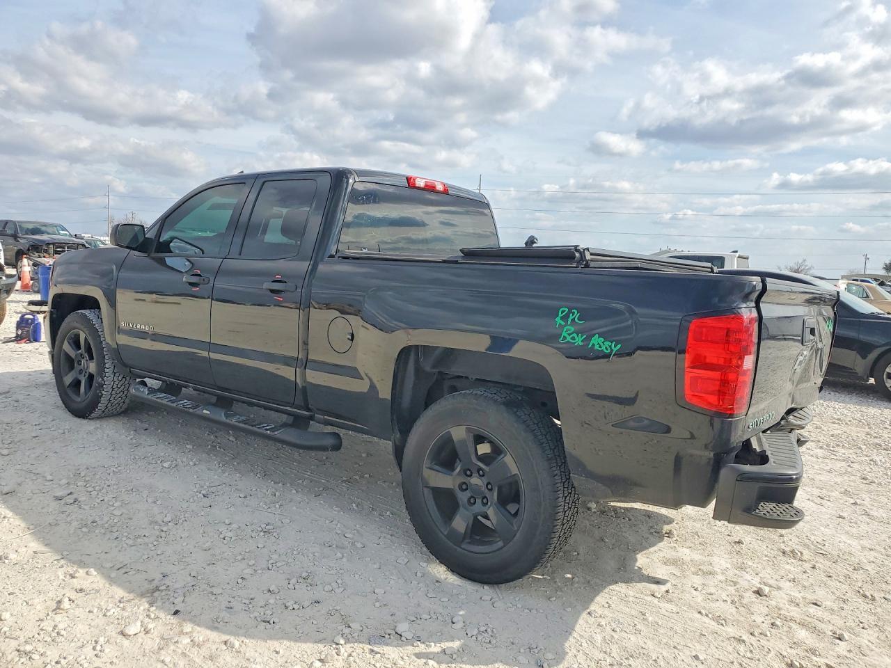 2018 CHEVROLET Silverado
