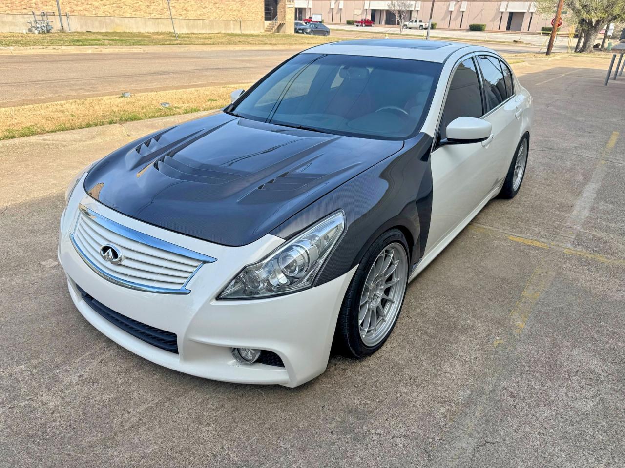 2011 INFINITI G37