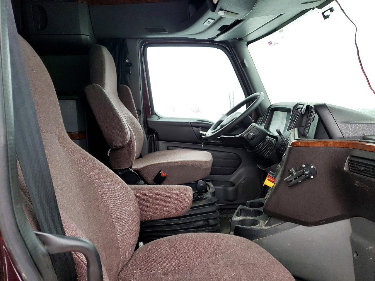 2018 INTERNATIONAL LT