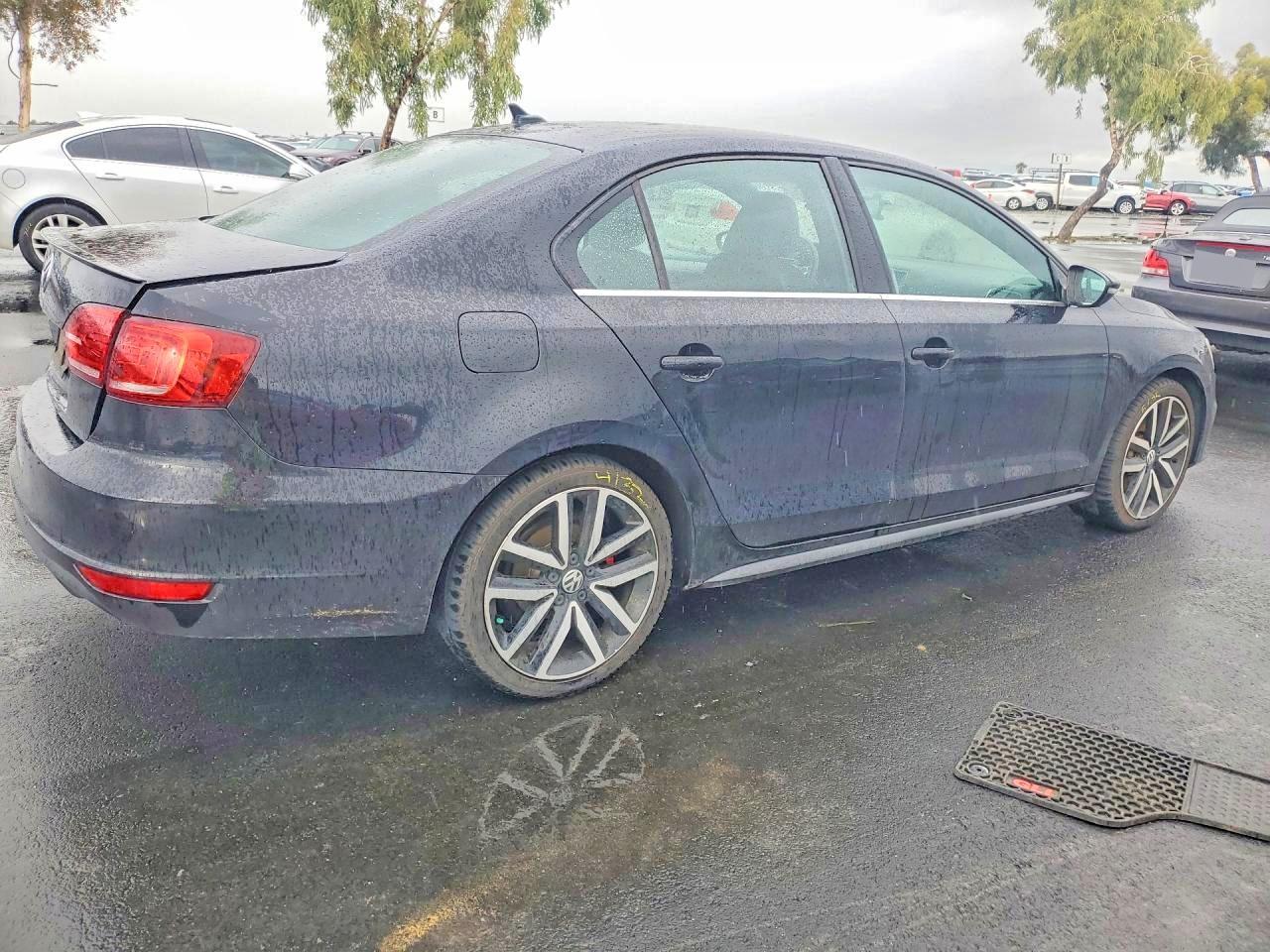 2013 VOLKSWAGEN JETTA